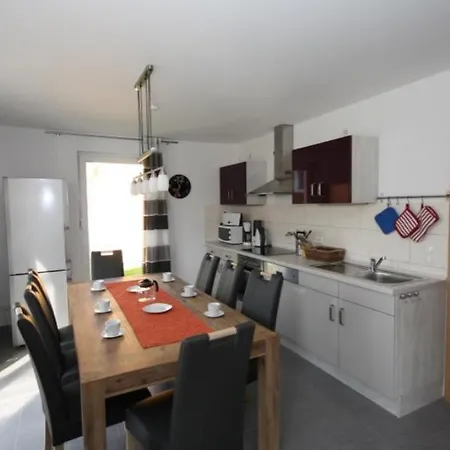K 97 - Stilvolles Ferienhaus Mit Kamin & Wlan Am See In An Der Mueritz 펜션
