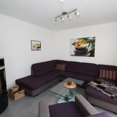 K 97 - Stilvolles Ferienhaus Mit Kamin & Wlan Am See In An Der Mueritz 펜션 *