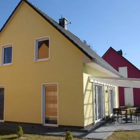 K 97 - Stilvolles Ferienhaus Mit Kamin & Wlan Am See In An Der Mueritz 펜션 Röbel